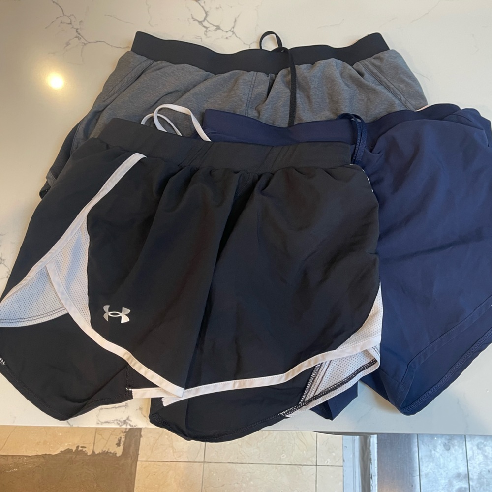 Women’s Under Armour running shorts. Like new. Size small.